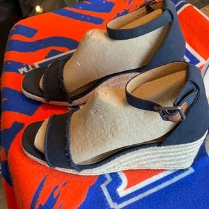 Lucky Brand MENIKA2 Navy Blue Espadrille Sandals Size 9M/40, NWOB